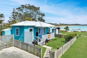 Aurora quintessential beachfront couples getaway, Currarong